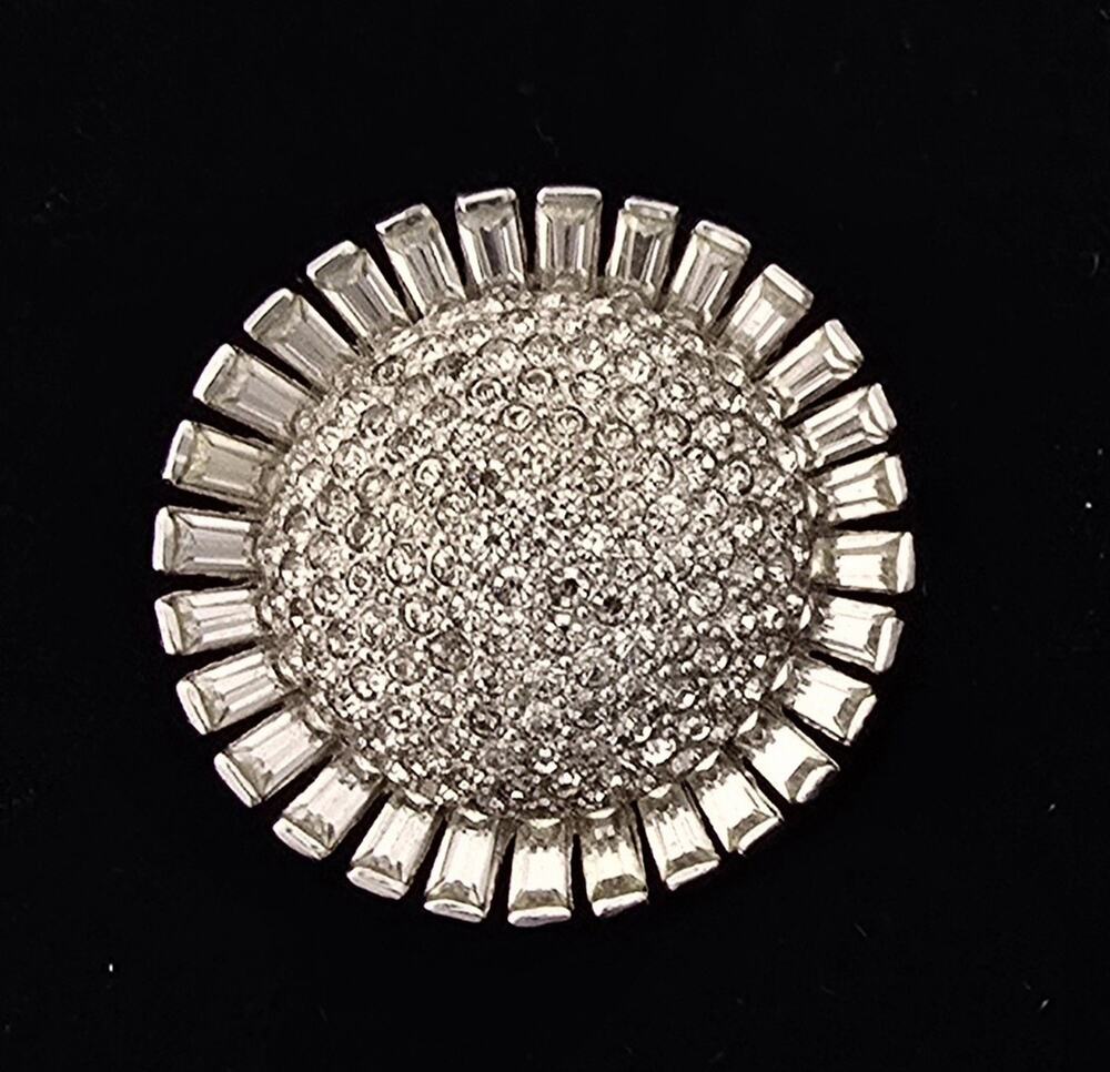 Vintage Rare Signed WEISS Sunburst-Floral Brooch Rhinestone Prong Set Edge Pin